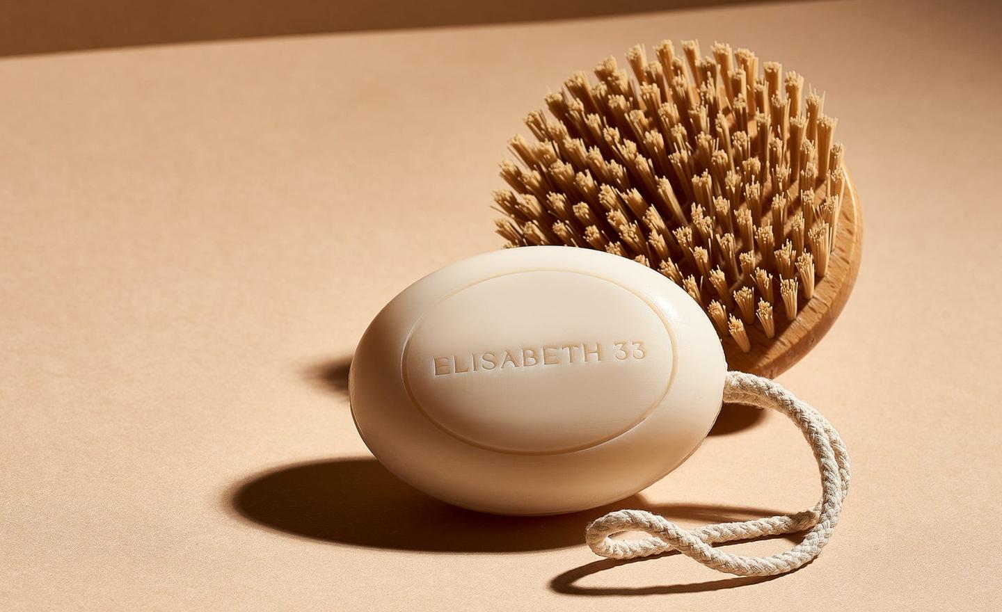 Elisabeth 33 campaign photograph