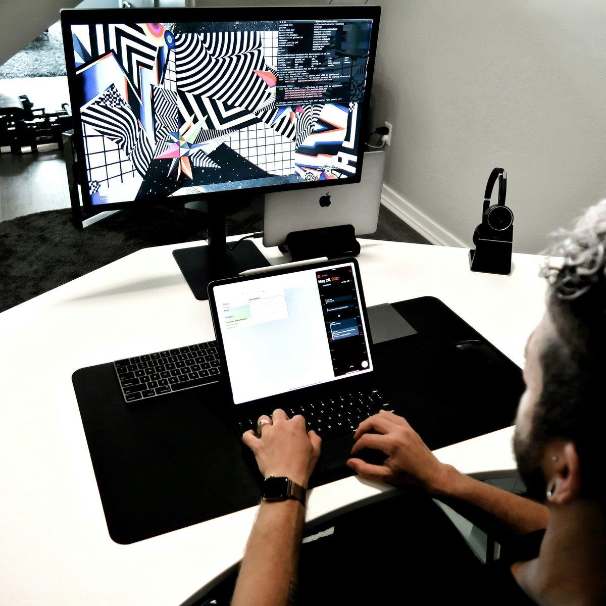 El equipo de MM Shopy Devs trabajando en una tienda Shopify Plus